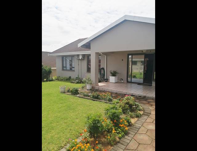 3 BEDROOM SIMPLEX FOR SALE IN BLUFF